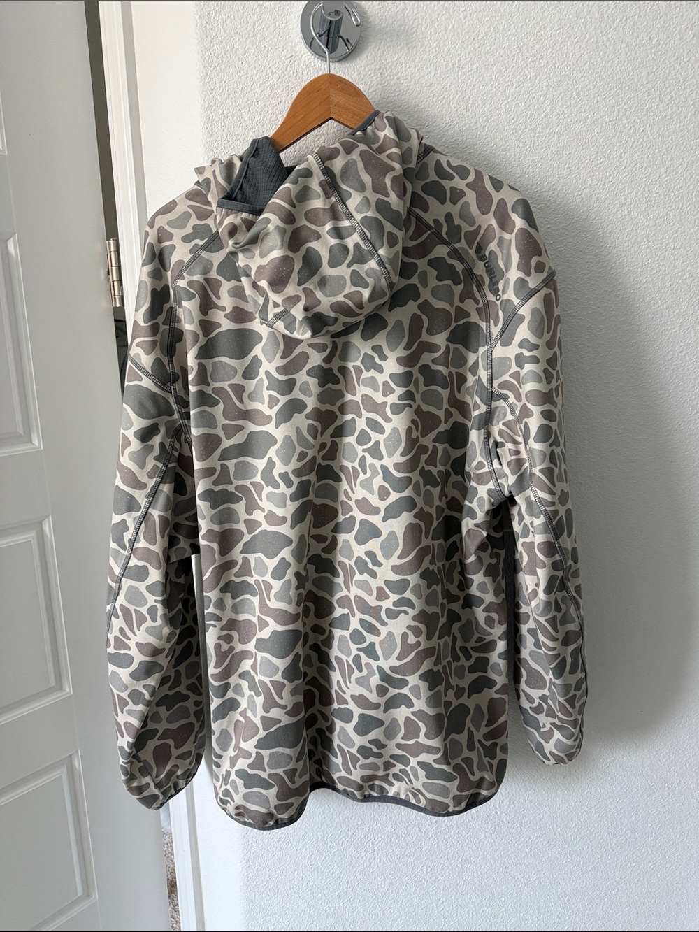 BURLEBO Men's Beige and Gray Camo Hoodie Jacket - Picture 2 of 2